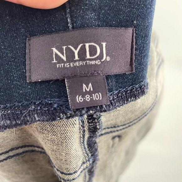 NYDJ Medium Wash Straight Leg Pull On Jeans Lift x Tuck Technology Spanspring - Picture 2 of 8